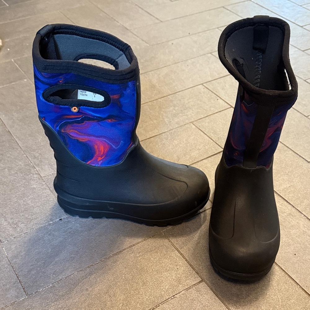 Bogs Kids winter weather Boots like new!
